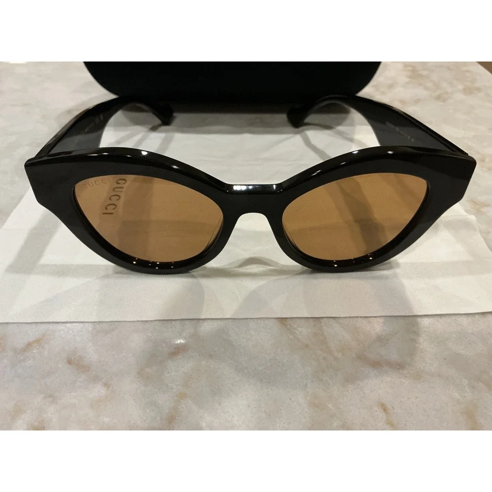 GUCCI GG0957S 003Cat Eye Sunglasses Black Gold Logo Brown Lens‎ Italy M